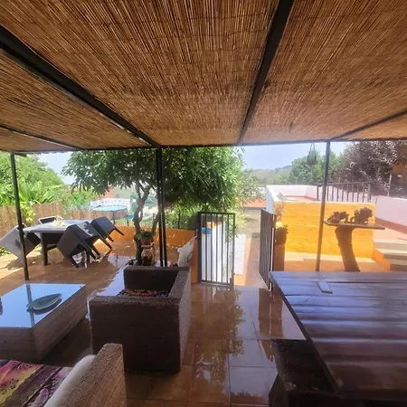 Casa Con Piscina בקתה